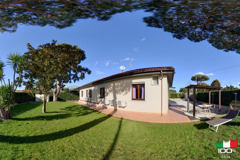 Livingapple Beach Minturno Exterior photo