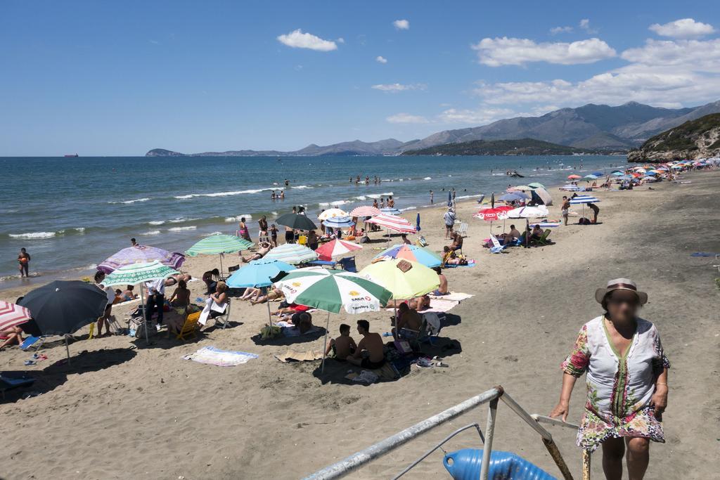 Livingapple Beach Minturno Exterior photo