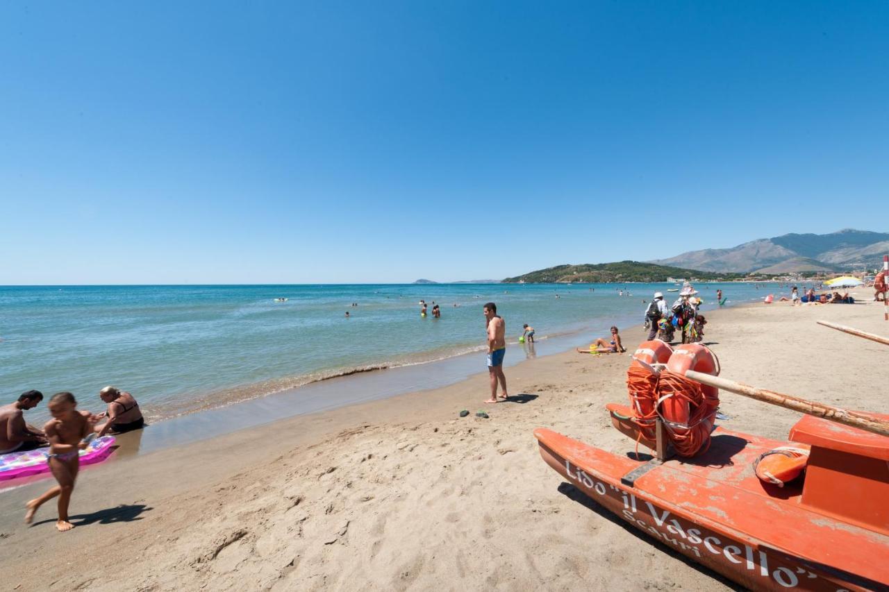 Livingapple Beach Minturno Exterior photo